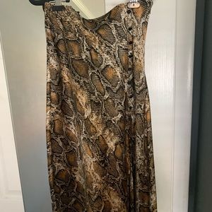 Zara Midi skirt w slit on the side